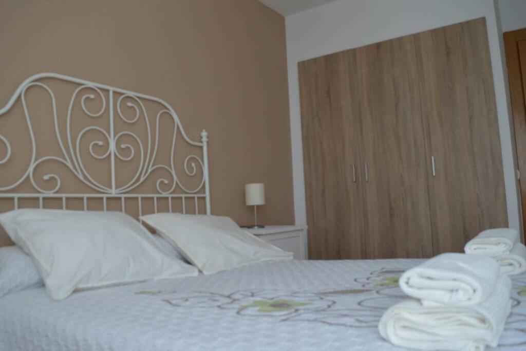 Apartamento Turistico Faro De Luno San Vicente De La Barquera Exterior photo